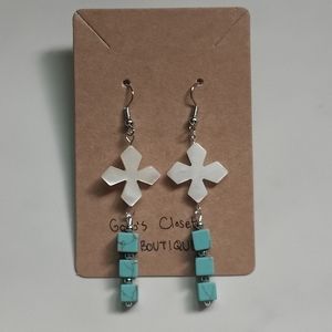 NEW HANDMADE RHODIUM PLATED MOTHER OF PEARL & TURQUOISE DANGLE EARRINGS